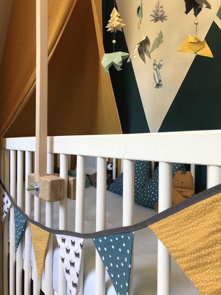 Support en bois de hêtre pour mobile chambre bébé - lit ou parc –  Pimousse-store